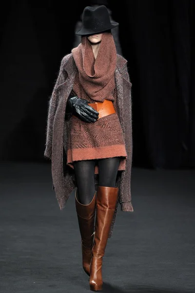 Look 7